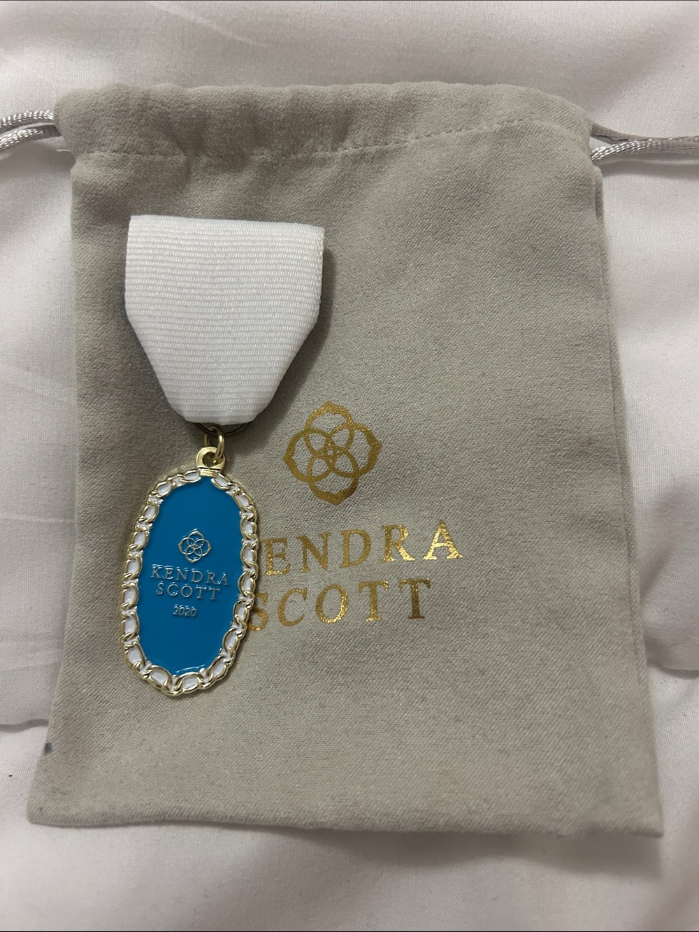 Kendra Scott 2020 Volunteer Recognition Medal Pin Blue Enamel Gold Tone